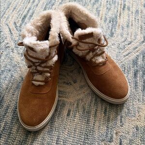 The Hush Puppies Men’s Suede With Faux Fur Bounce Plus Boot Size 12M